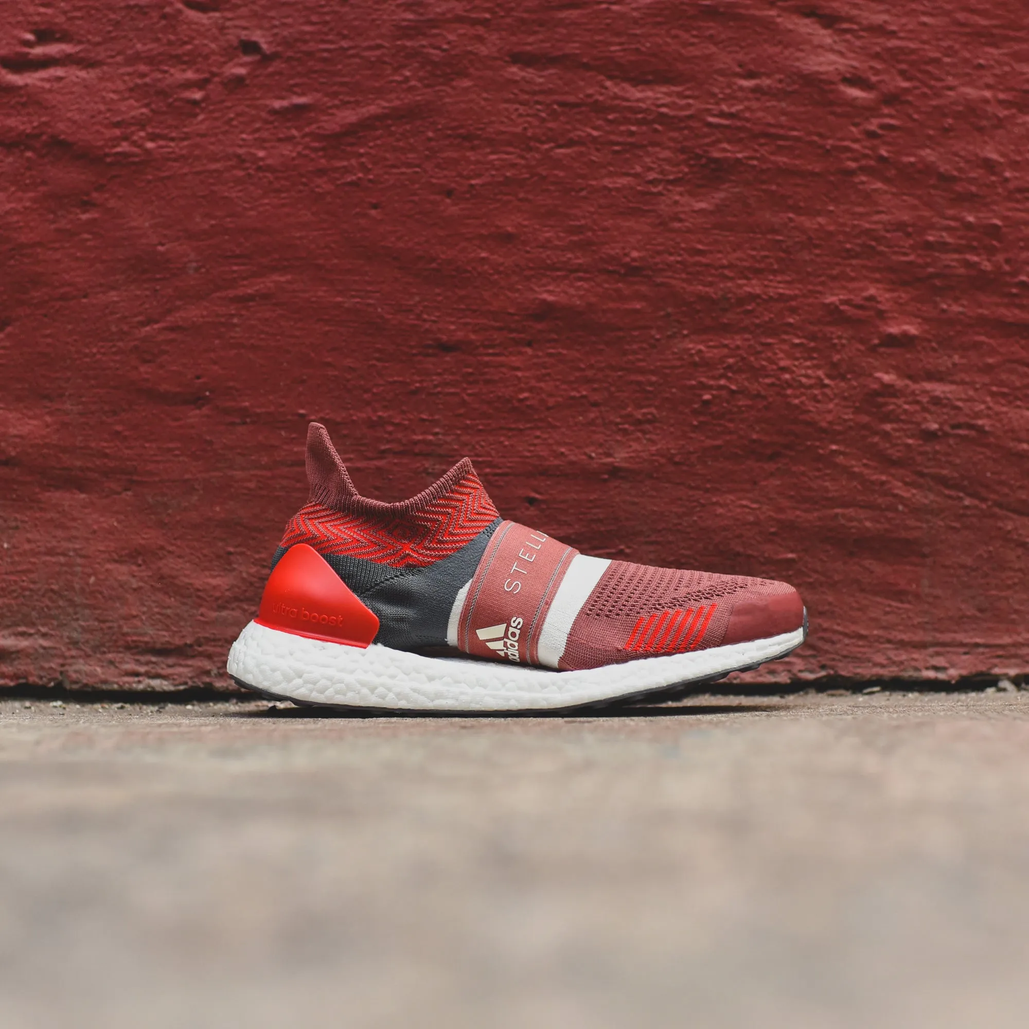 adidas by Stella McCartney WMNS UltraBoost X 3.D. S. - Clay Red / Intense Pink / Red