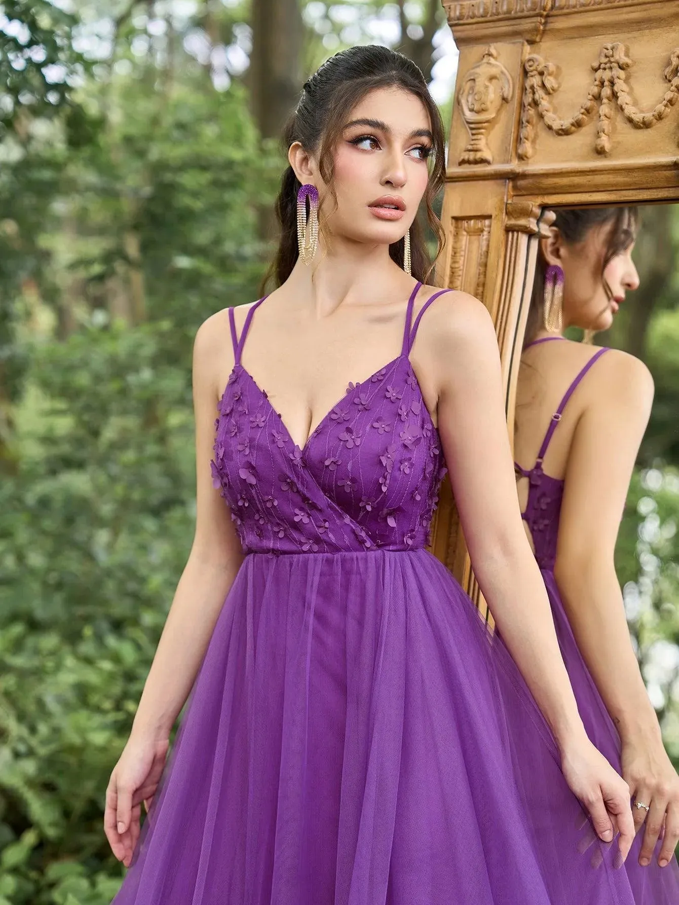 Elegant Backless Floral Applique Detail Tulle Slip Party Dress