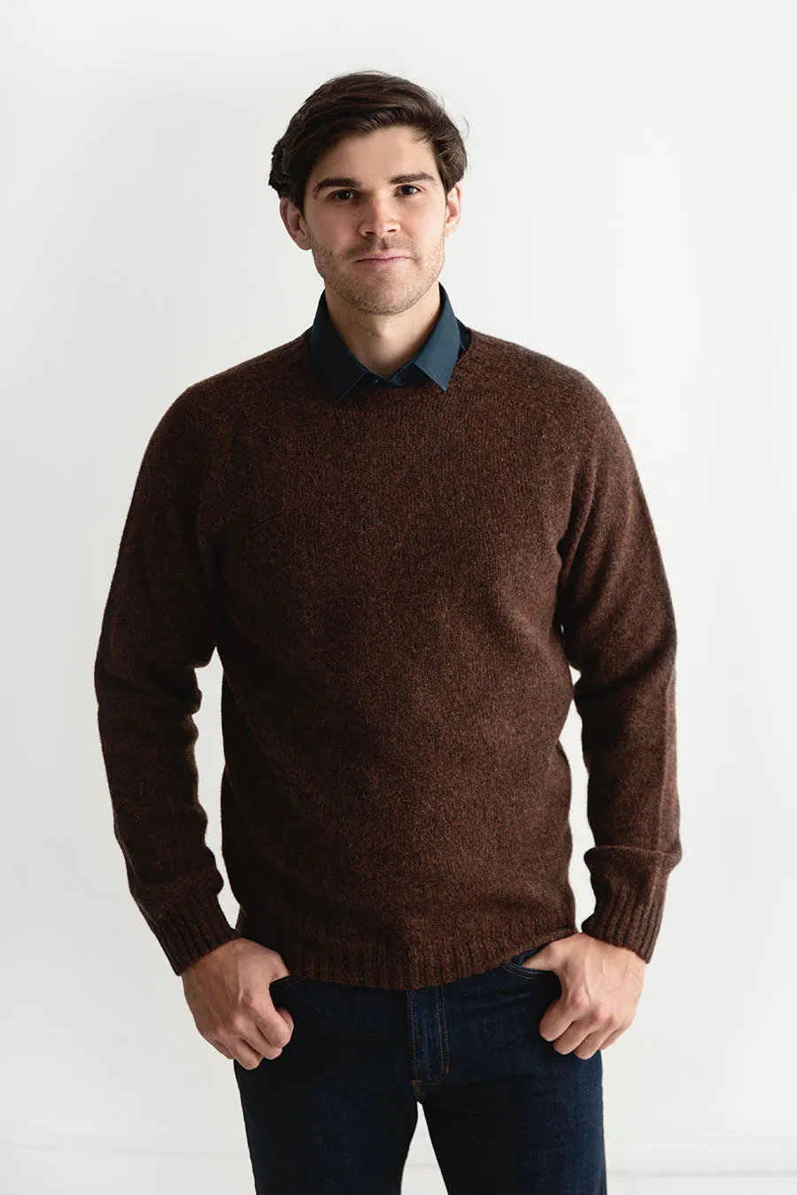 Mens Seamless Saddle Shoulder Shetland Jumper - Coffee Brown