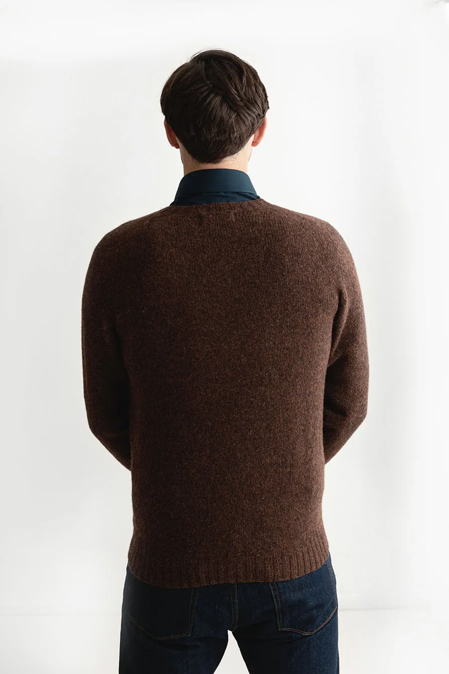 Mens Seamless Saddle Shoulder Shetland Jumper - Coffee Brown