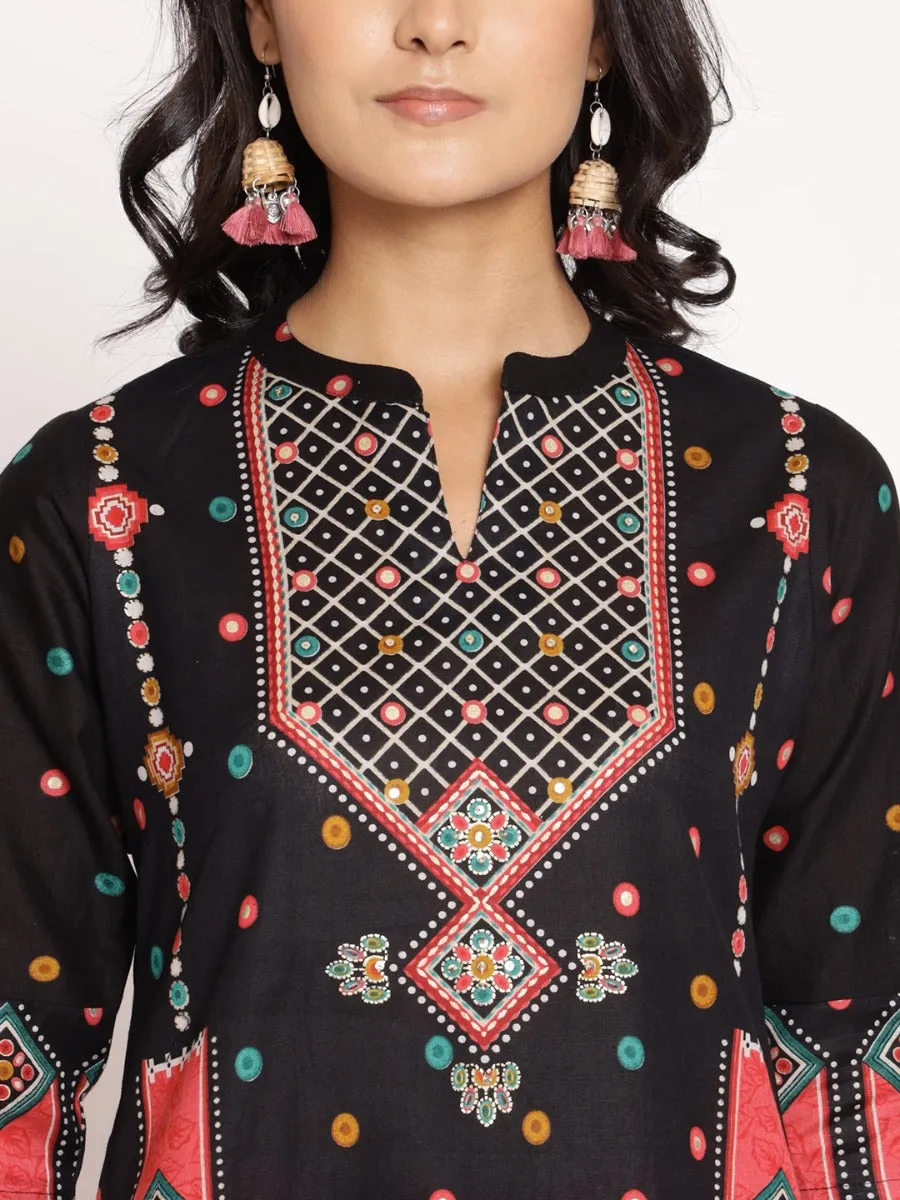 Women Black & Coral Geometrical Printed Kurta